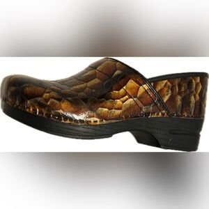 Danskos size 42